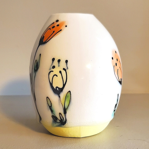 Yellow Floral Pebble Vase by Rachel de Conde - Picture 4 of 10